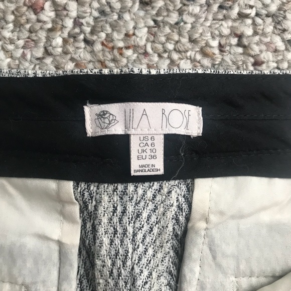 Lila Rose Shorts Size 6- NWT - Picture 2 of 4